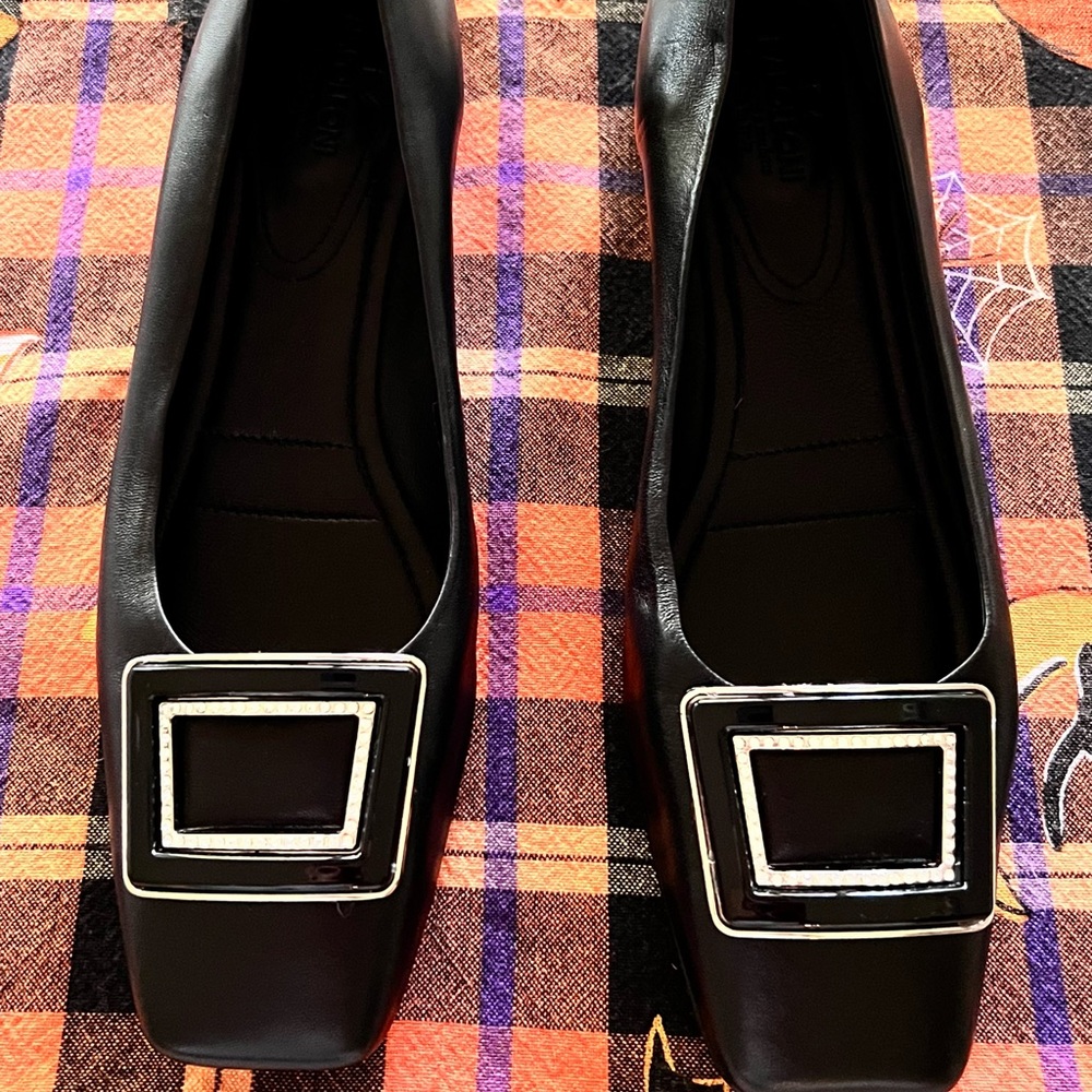 Absolutely Gorgeous Black Leather Napoleoni flats. NWOTs. Size 39 - Picture 4 of 8